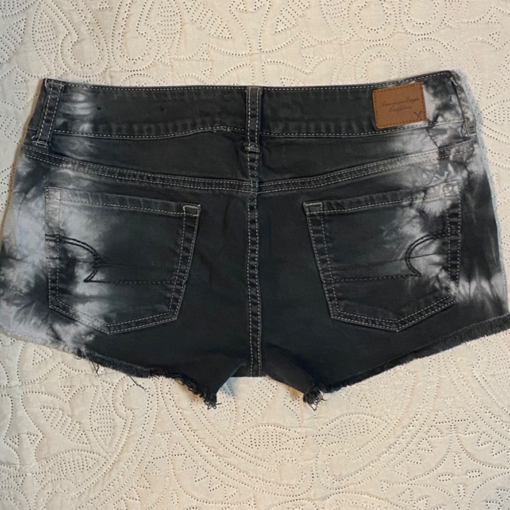 American Eagle Black/White Tie Dye Stretch Cut Off Shorts Low Rise Sz 2 EUC - Picture 4 of 6